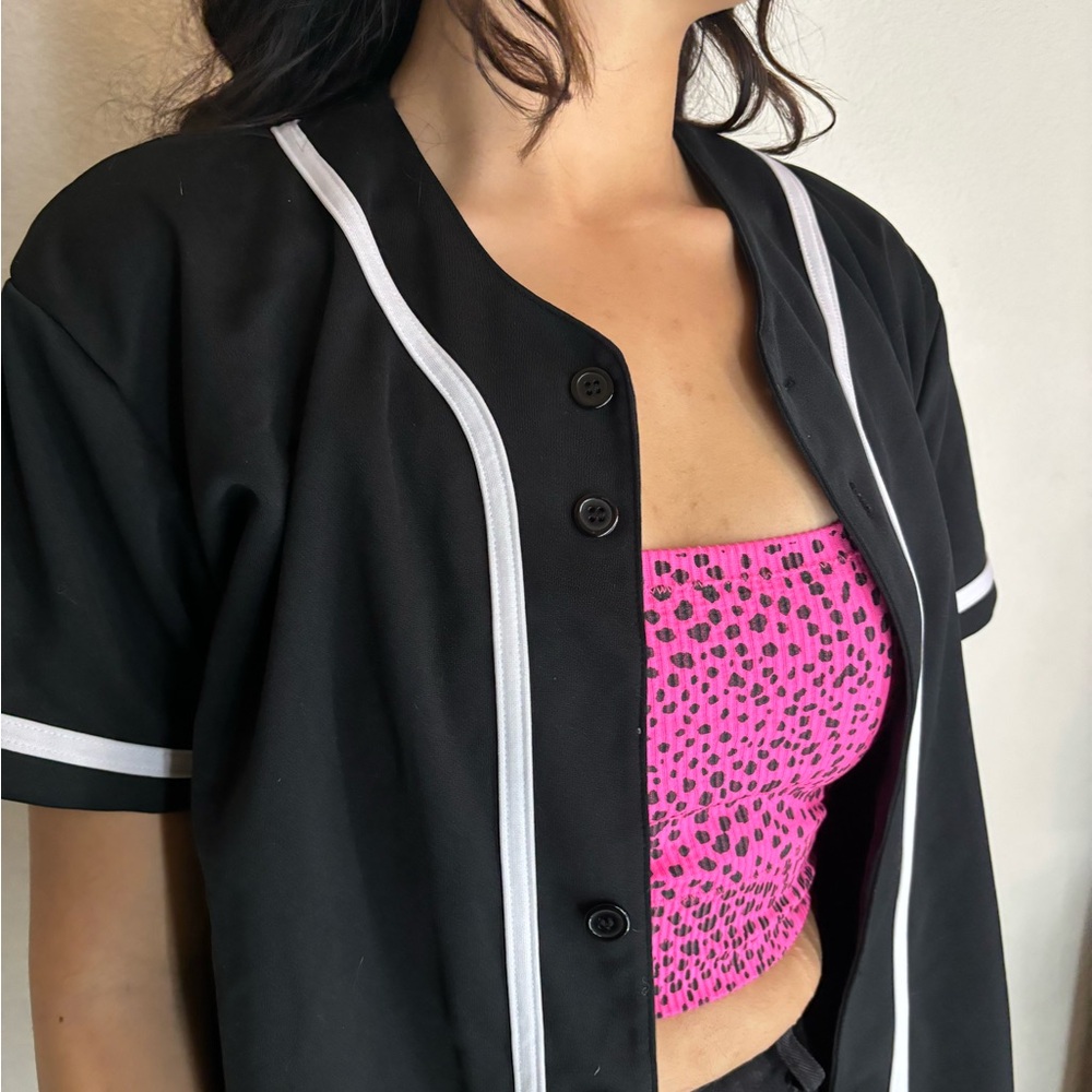 Black button up baseball tee
